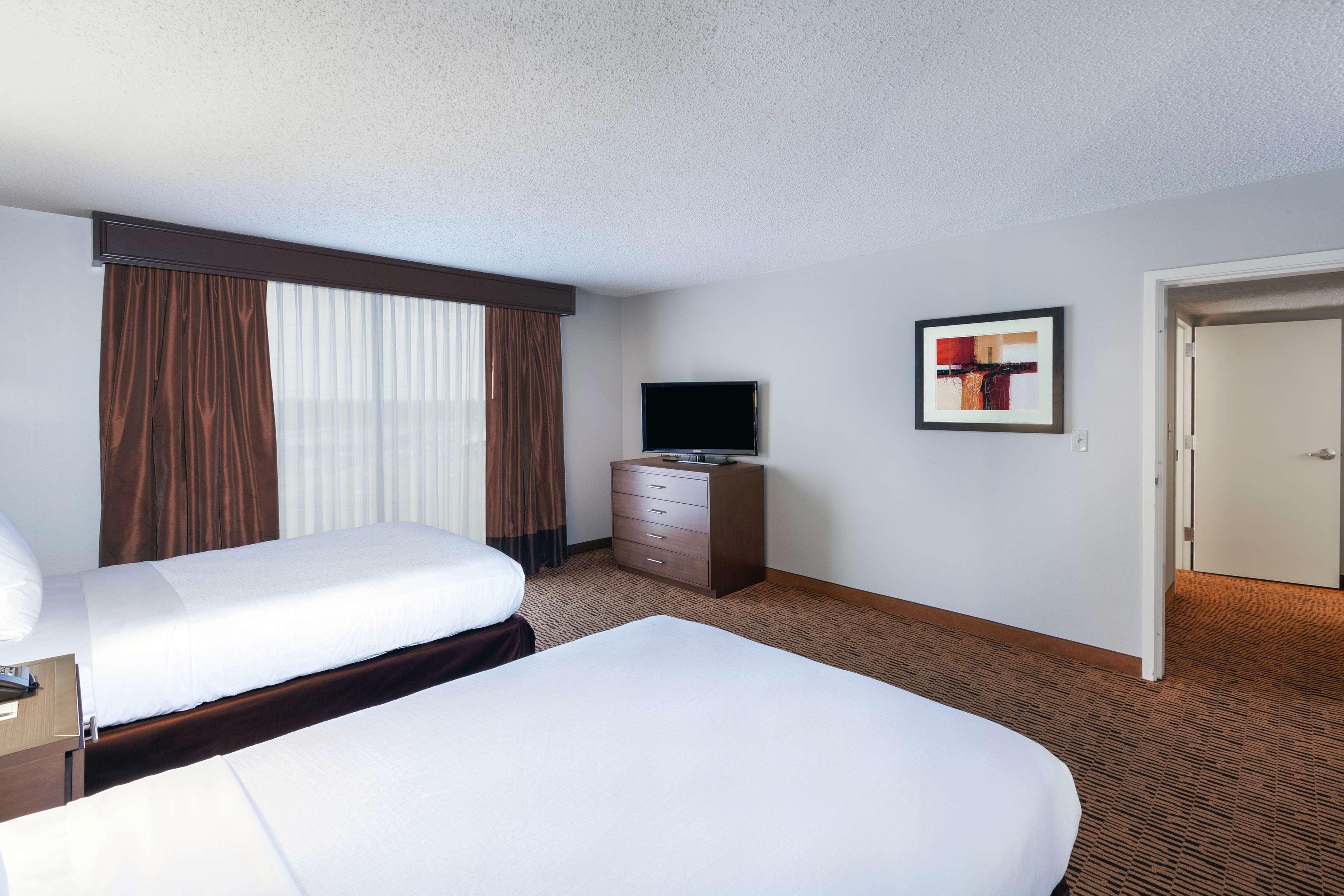 Embassy Suites By Hilton Dallas Market Center Екстериор снимка