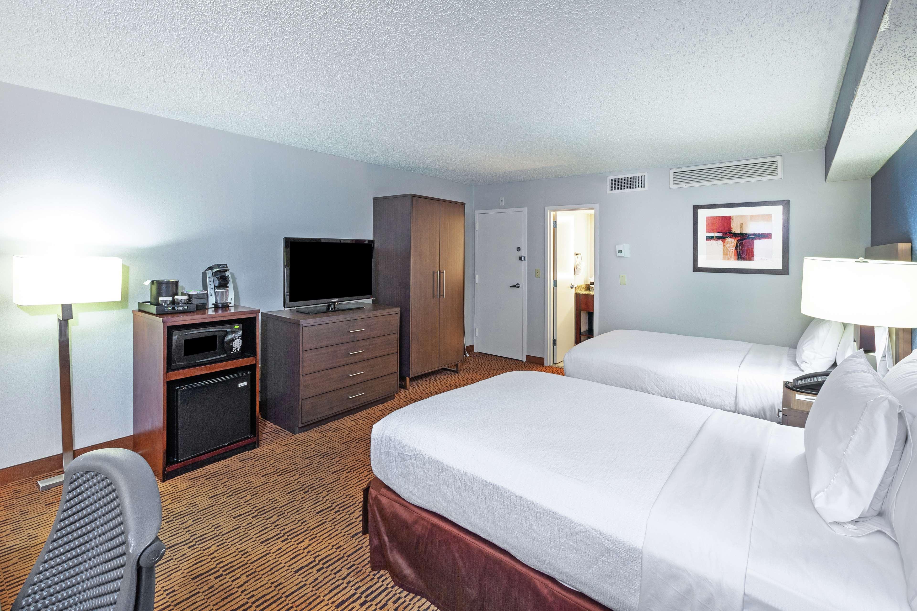 Embassy Suites By Hilton Dallas Market Center Екстериор снимка