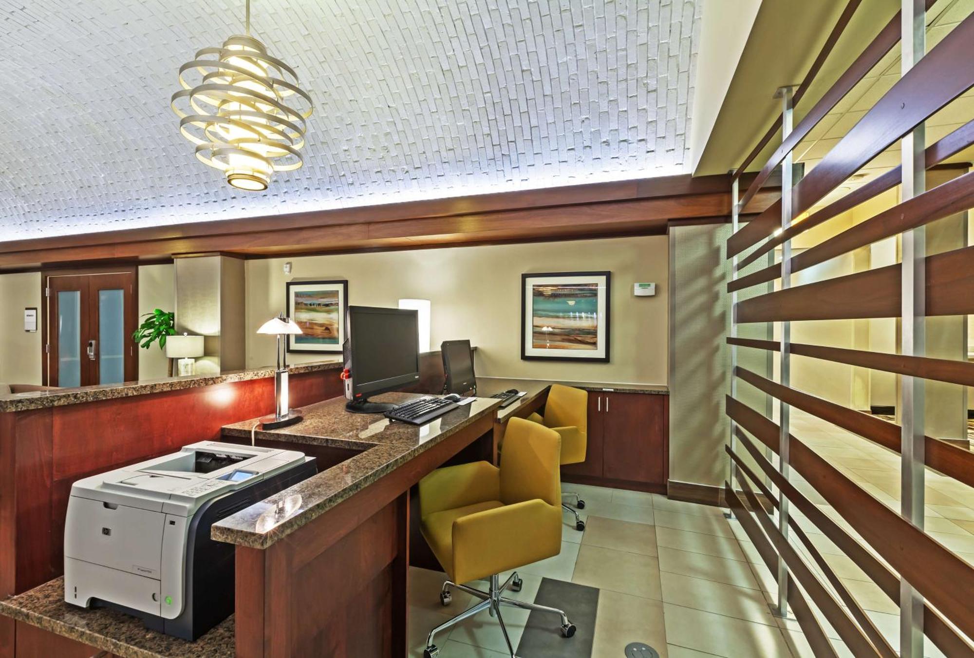 Embassy Suites By Hilton Dallas Market Center Екстериор снимка