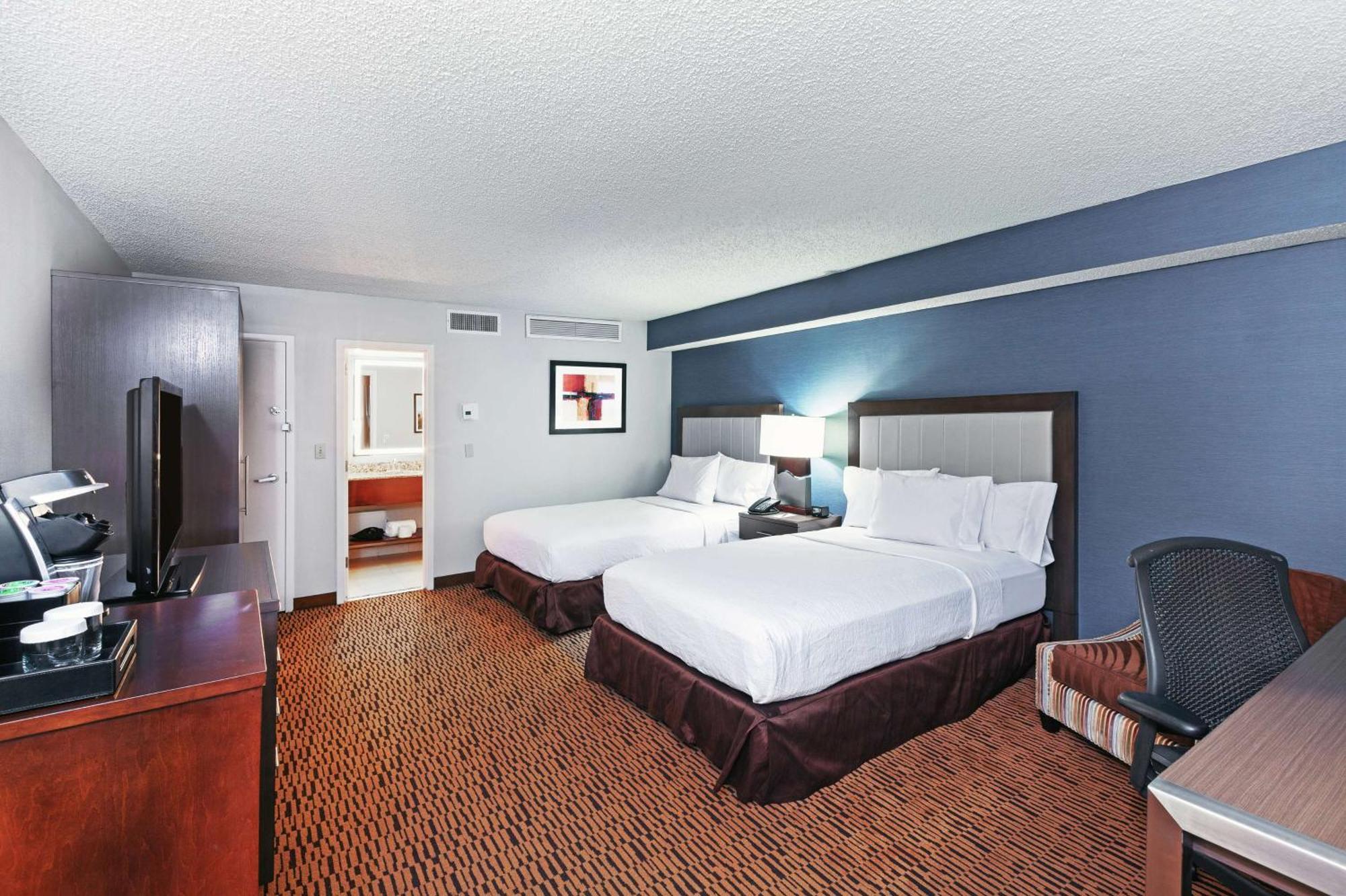 Embassy Suites By Hilton Dallas Market Center Екстериор снимка