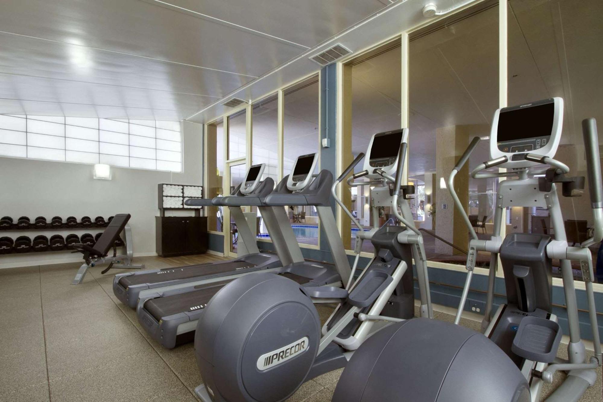 Embassy Suites By Hilton Dallas Market Center Екстериор снимка
